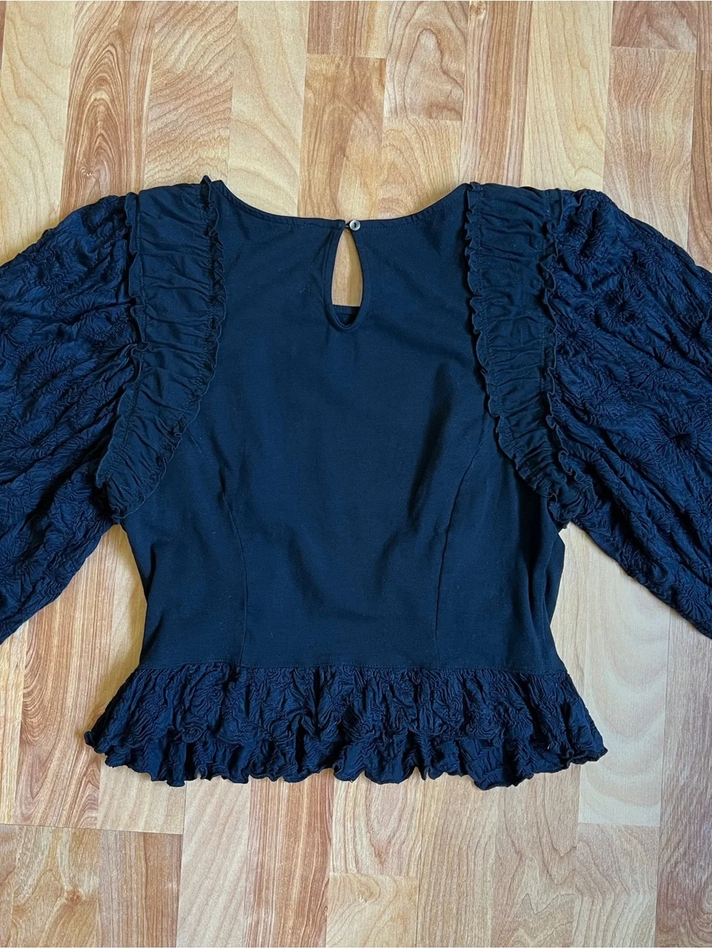 VGUC Free People Black Ruffled Puff Sleeve Long Sleeve Olivia Top